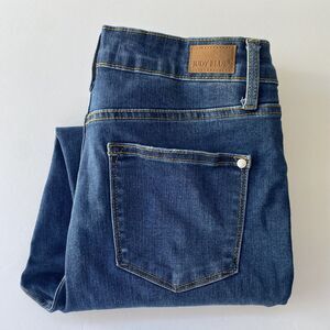 Judy Blue Boyfriend Jeans Size 9/29 Medium wash Cuffed High‎ Rise Style JB88608